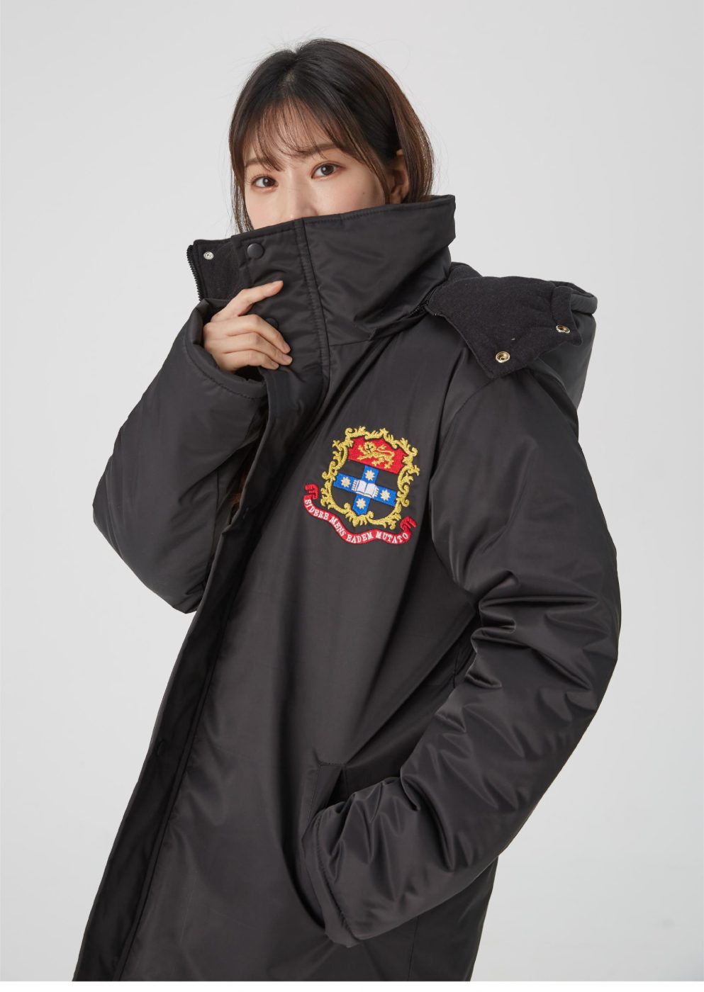 숏돕바 블랙 하이넥 착용