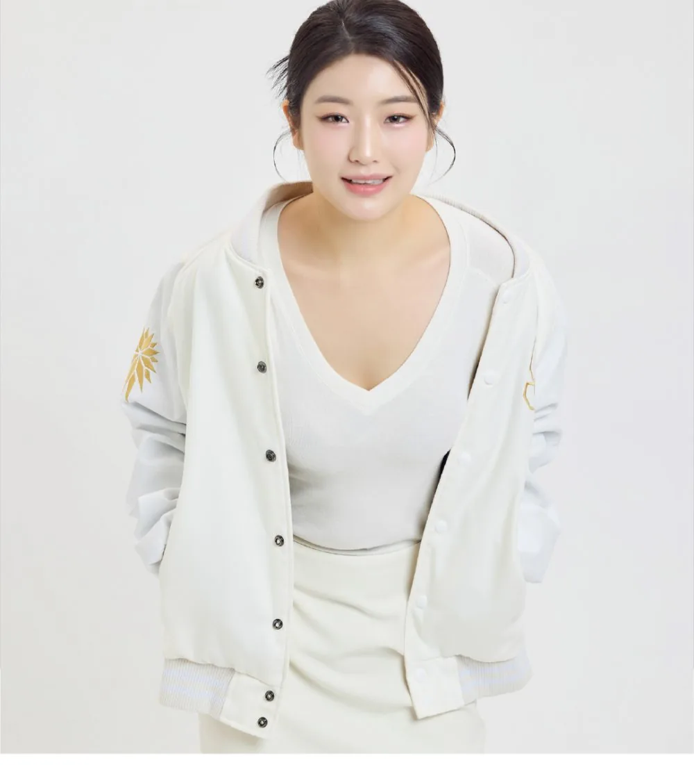 AI 연출 이미지 - 오픈 착용컷