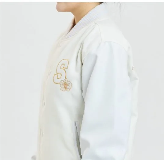AI 연출 이미지 - 측면 착용컷